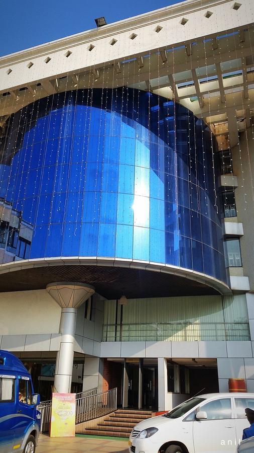 Lotus 8 Hotel Недумбассері Екстер'єр фото