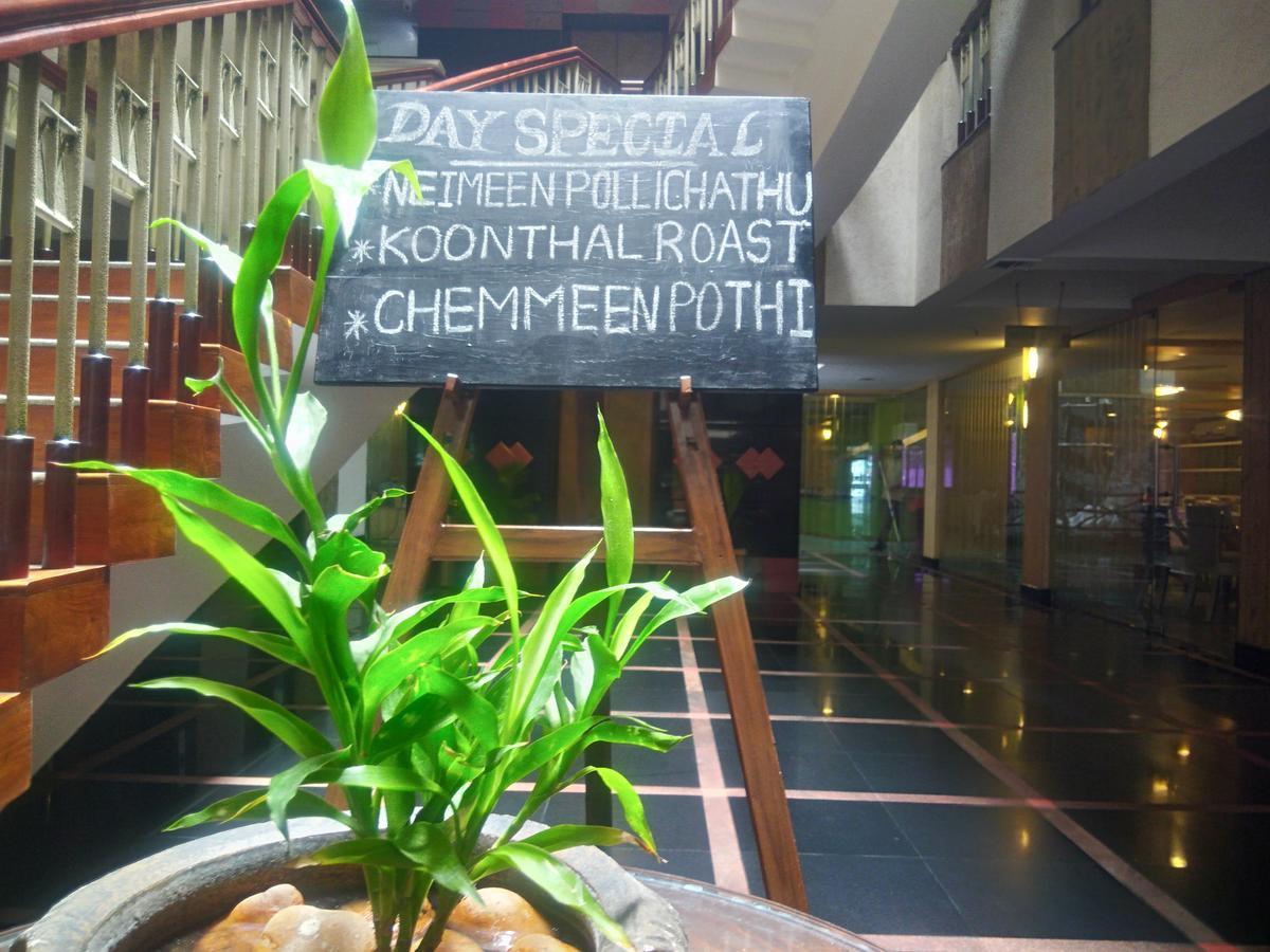 Lotus 8 Hotel Недумбассері Екстер'єр фото